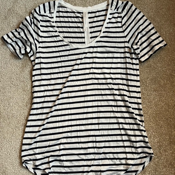 The Group By Babaton Essential Tee - Picture 3 of 3